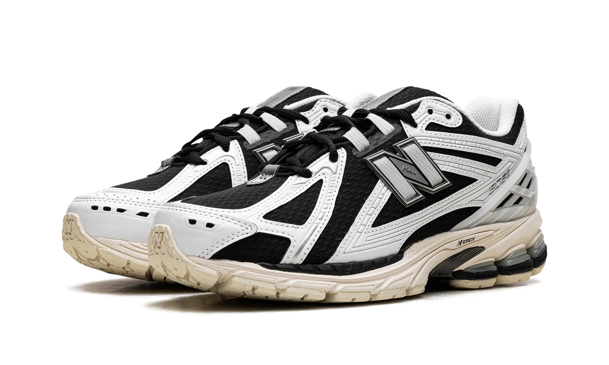1906 "Black / White"