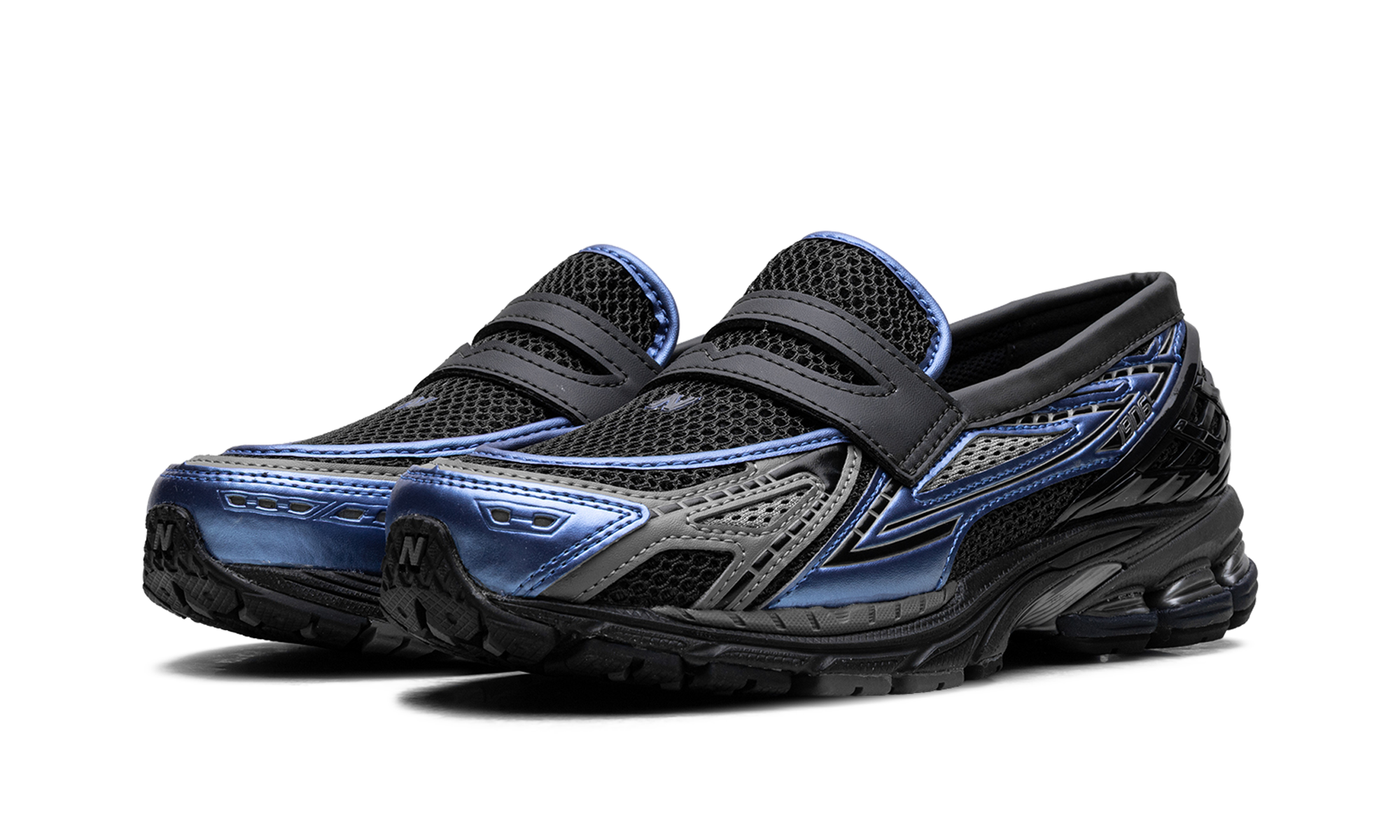 1906l "Black Cement / Blue Gemstone"