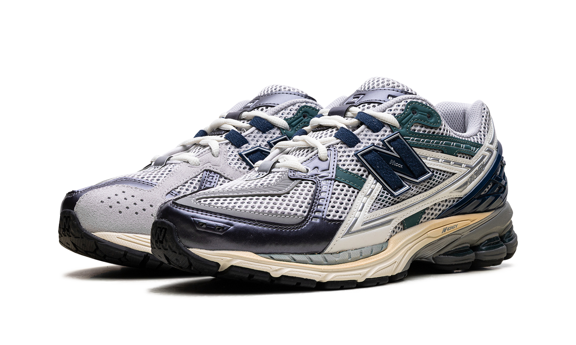 1906r "Silver Metallic / Deep Ocean"