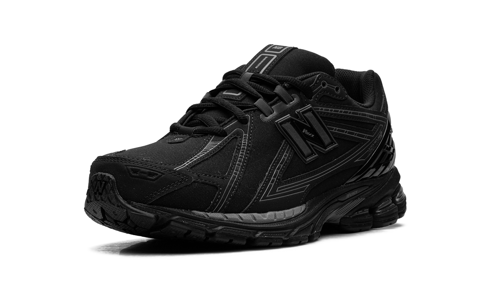 1906r "Triple Black"