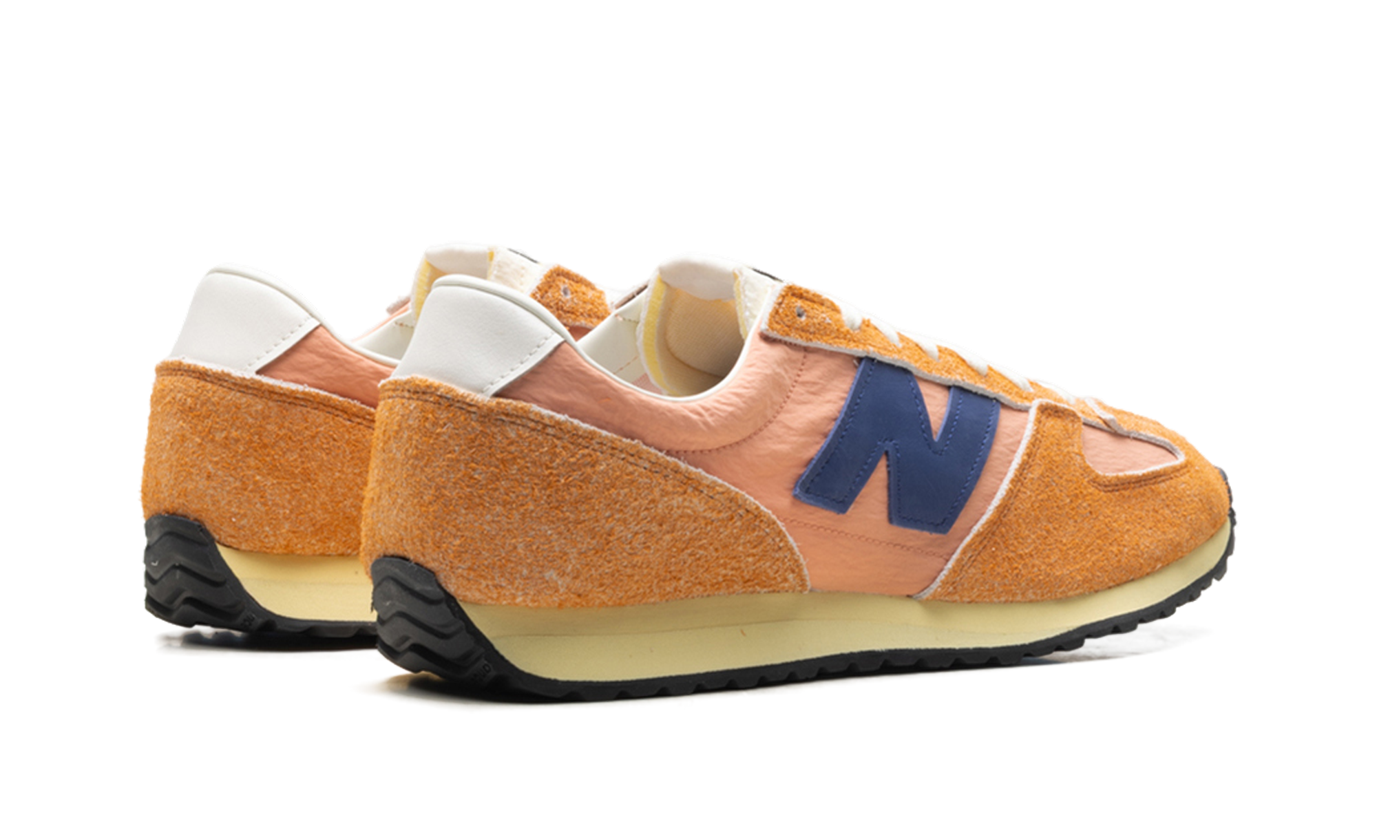 471 "Peach Nectar / Blue Oyster"