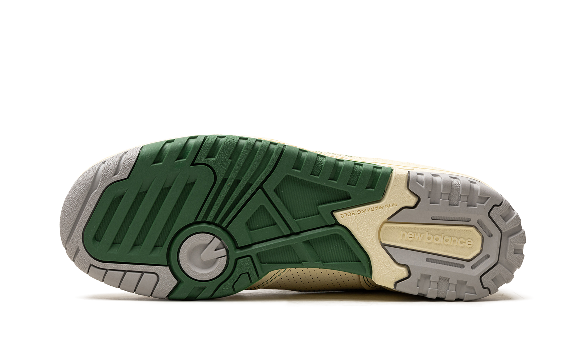 550 "Aimé Leon Dore - Masaryk Community Gym - Green"