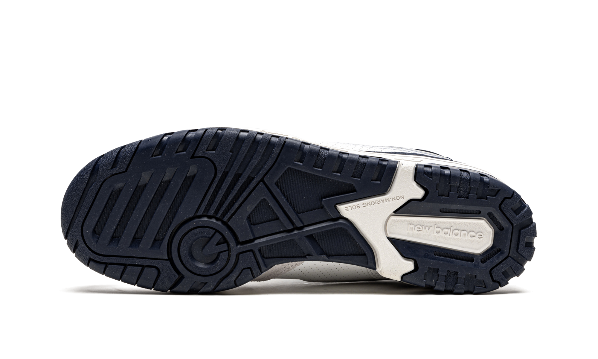 550 "White / Navy Blue"
