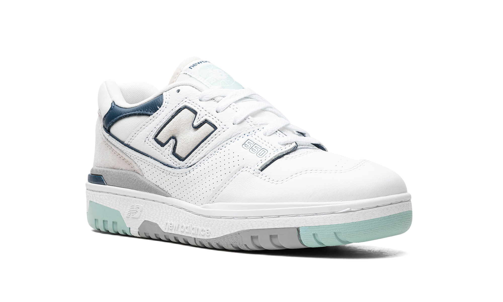 550 "White / Winter Fog"