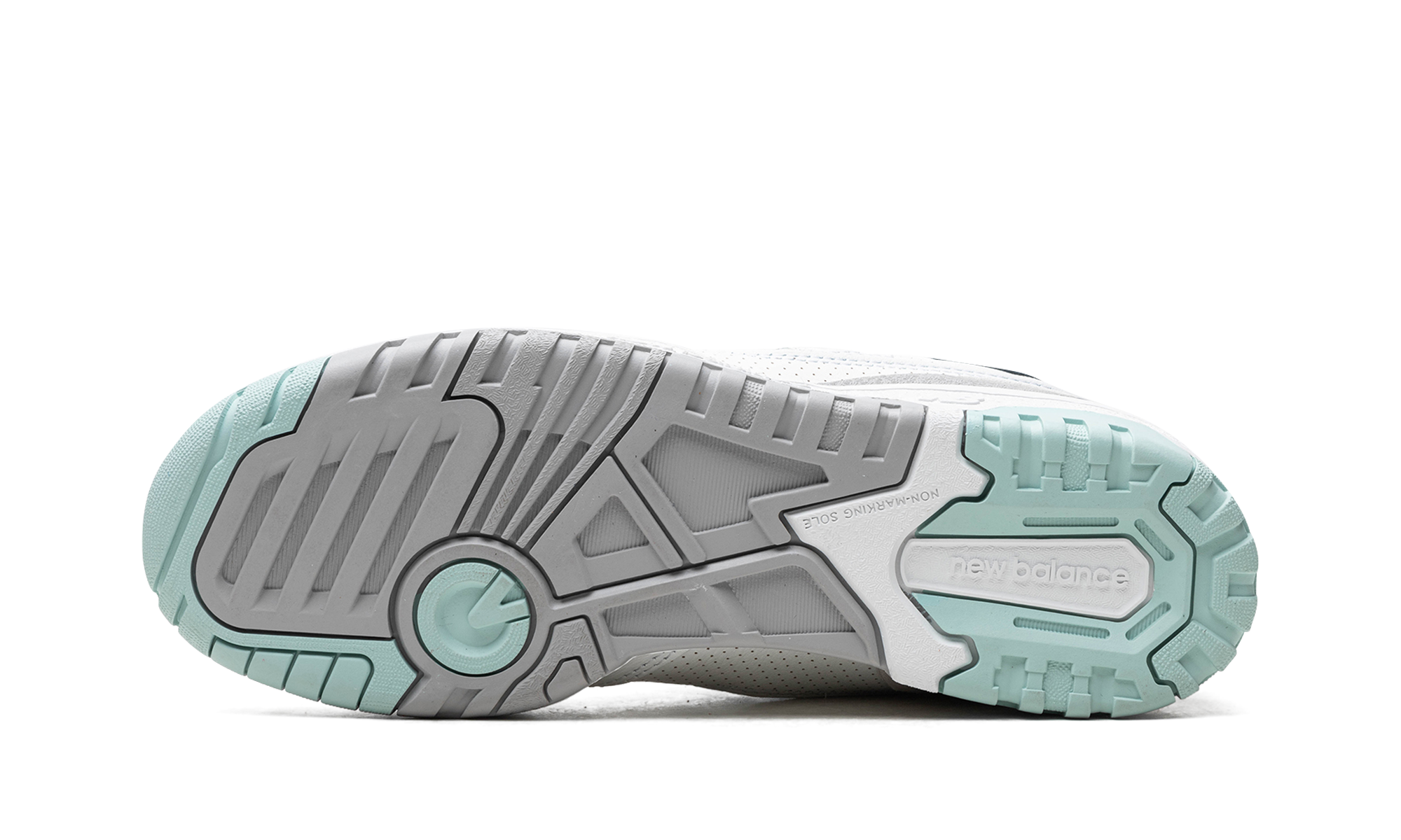 550 "White / Winter Fog"