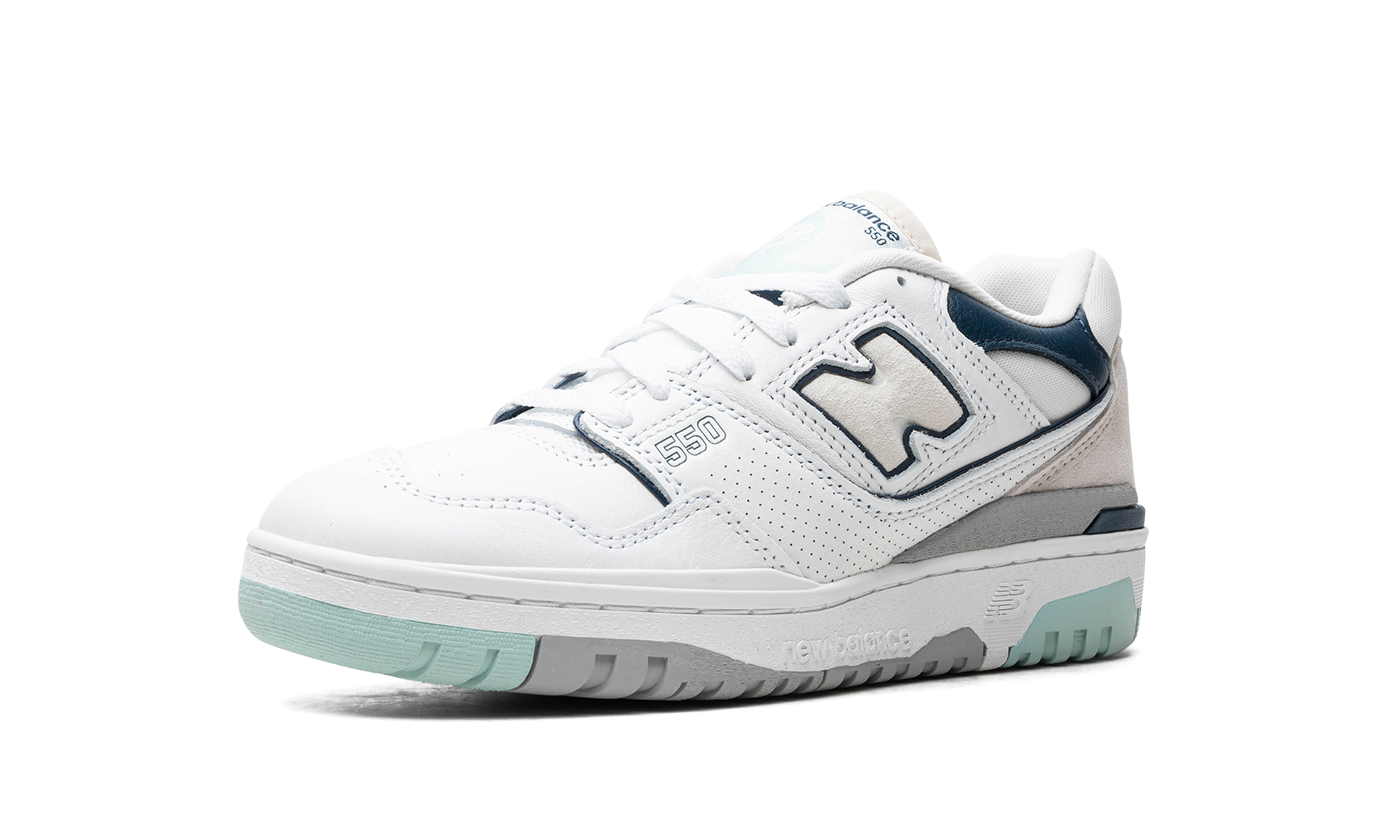 550 "White / Winter Fog"