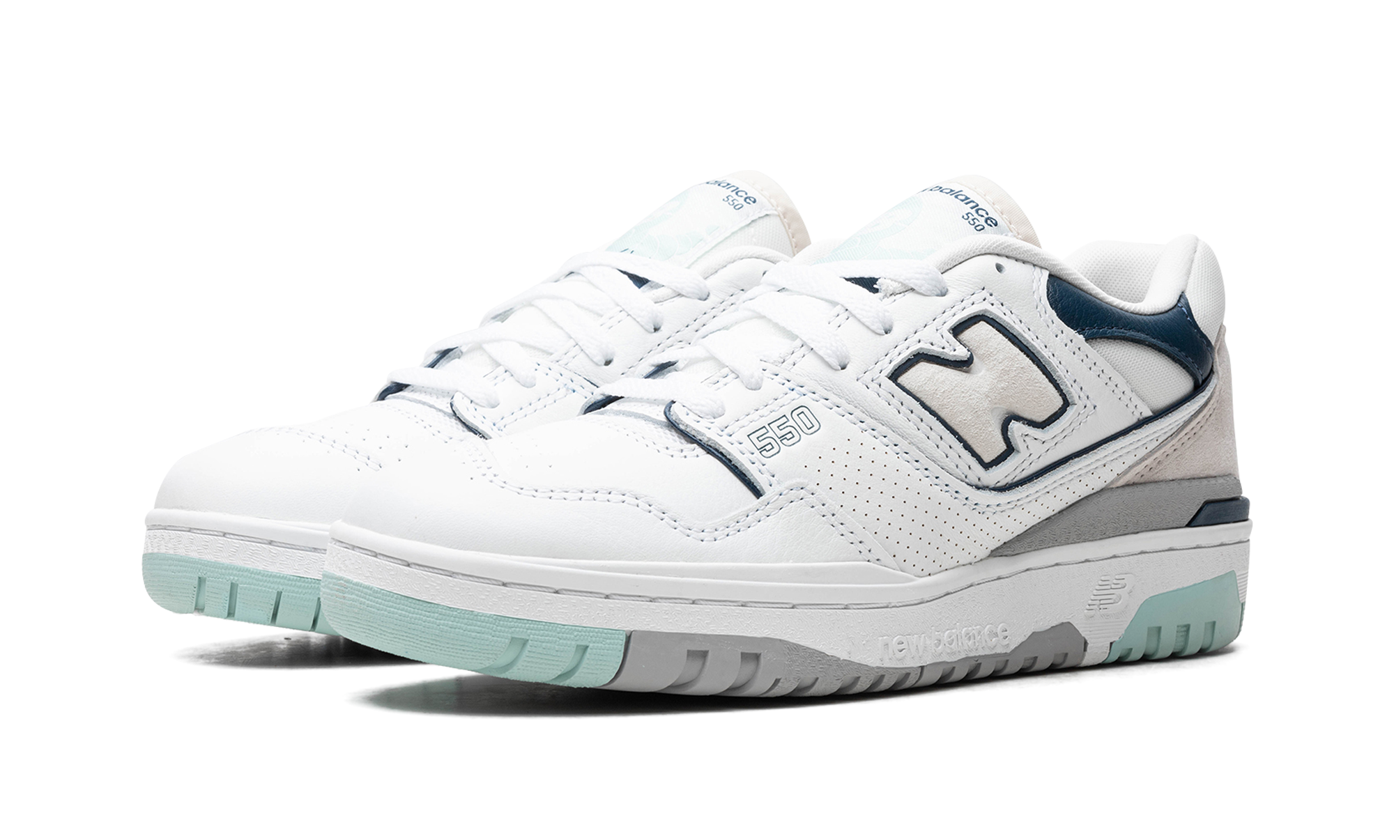550 "White / Winter Fog"