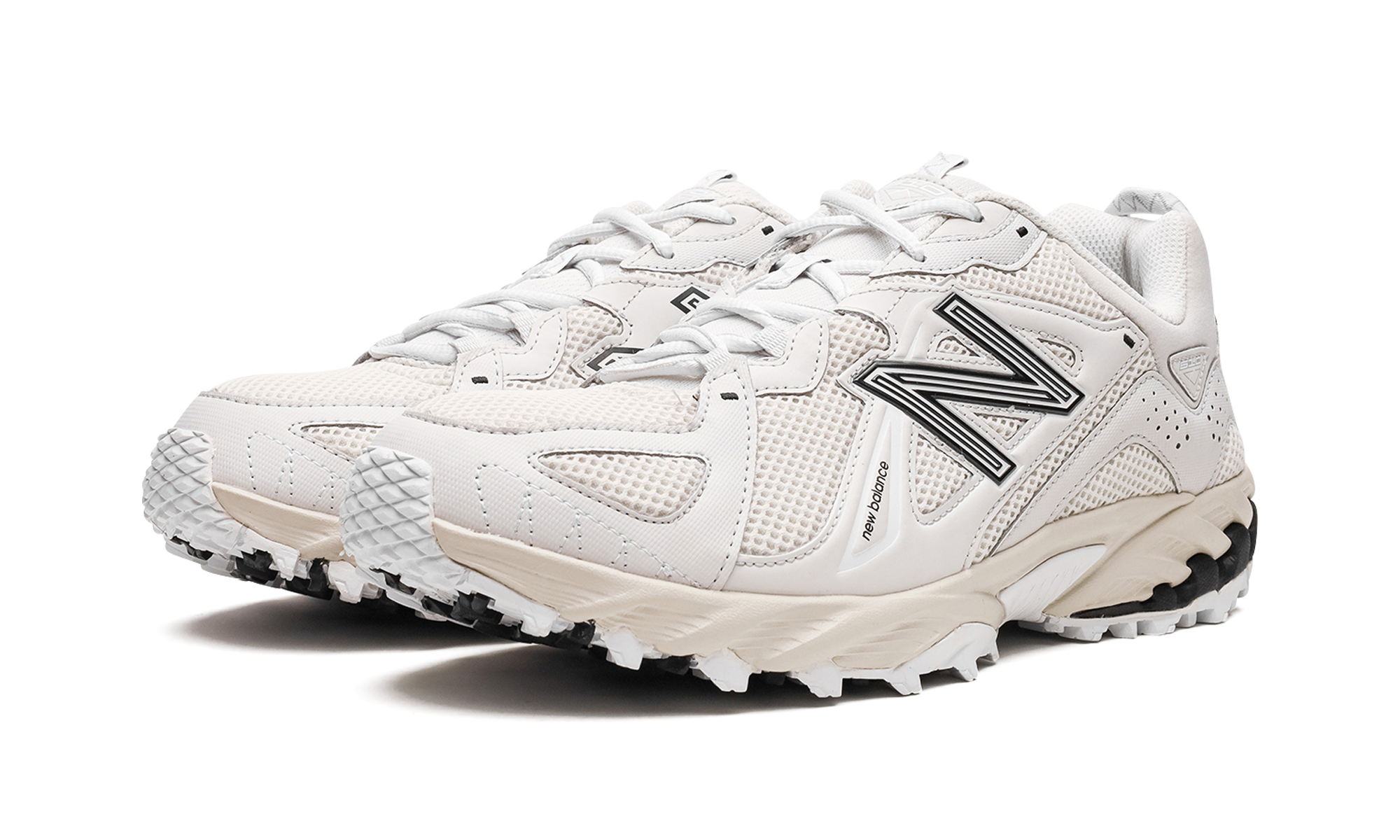 610 "Nimbus Cloud White"