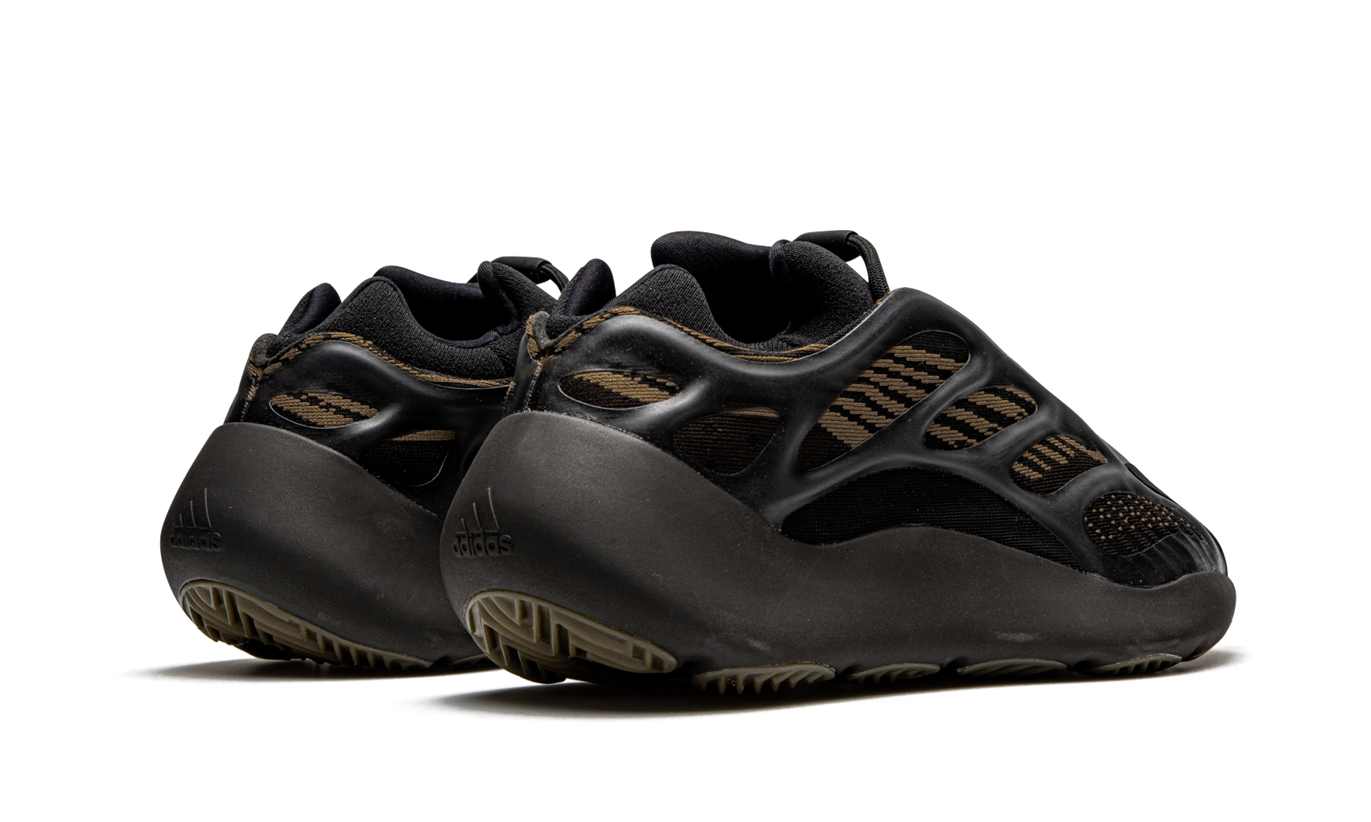 700 V3 "Clay Brown"