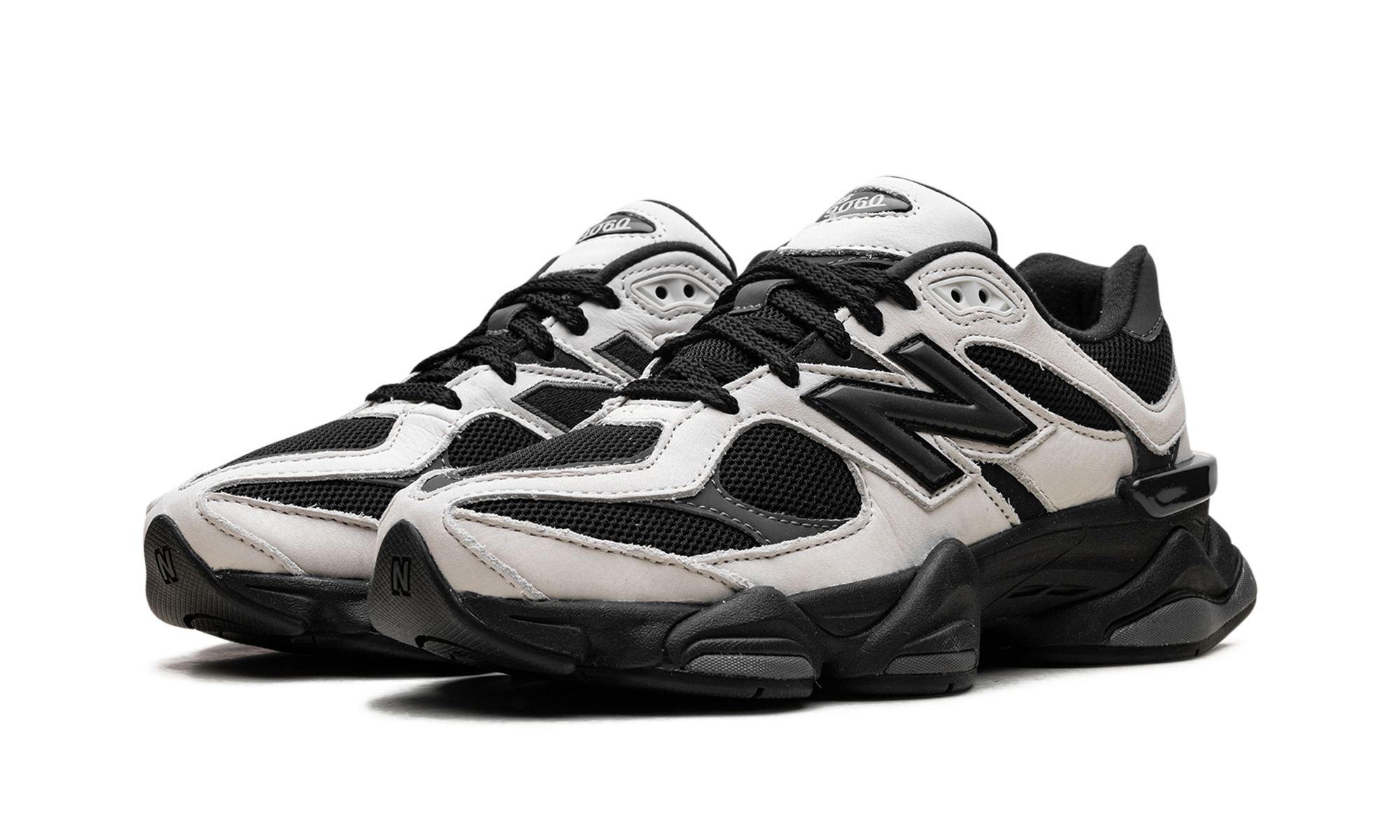 9060 "Off White Black"