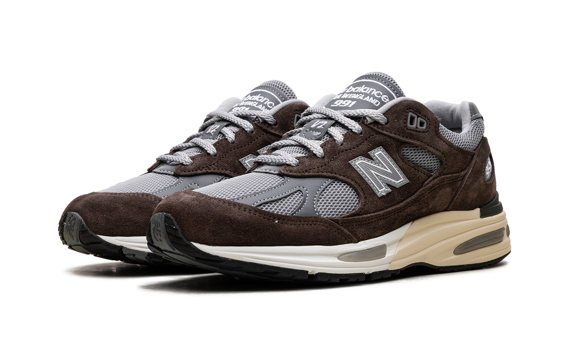 991v2 "Miuk Slate Black Alloy"