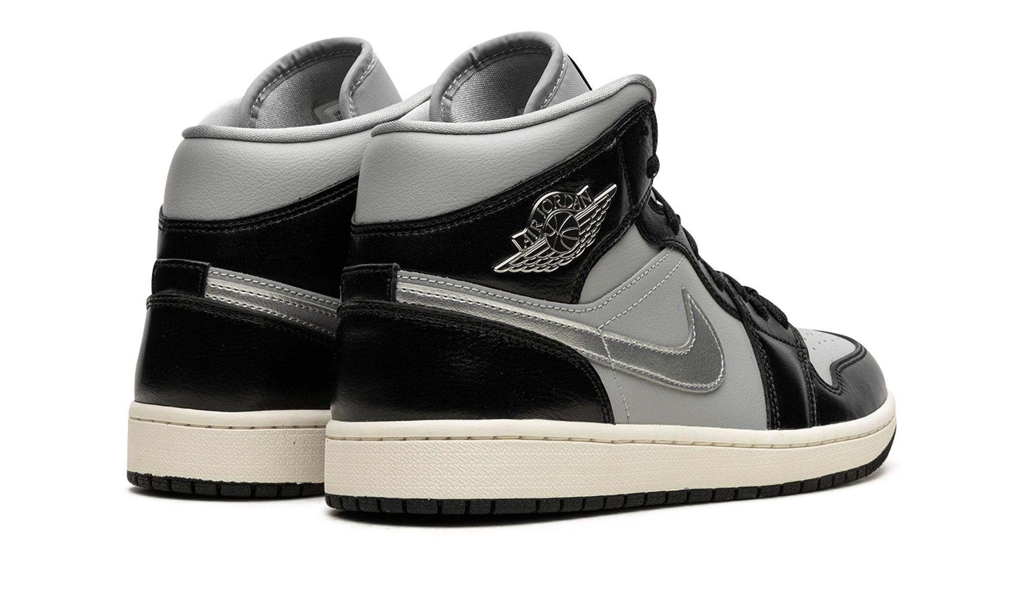 AJ 1 Mid Se Women "Black Chrome"