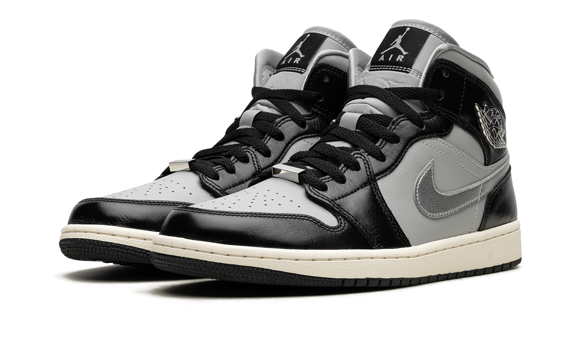 AJ 1 Mid Se Women "Black Chrome"