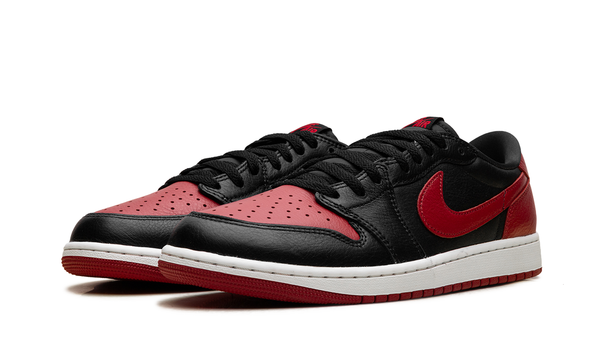 AJ 1 Retro Low OG "Banned (2026)"