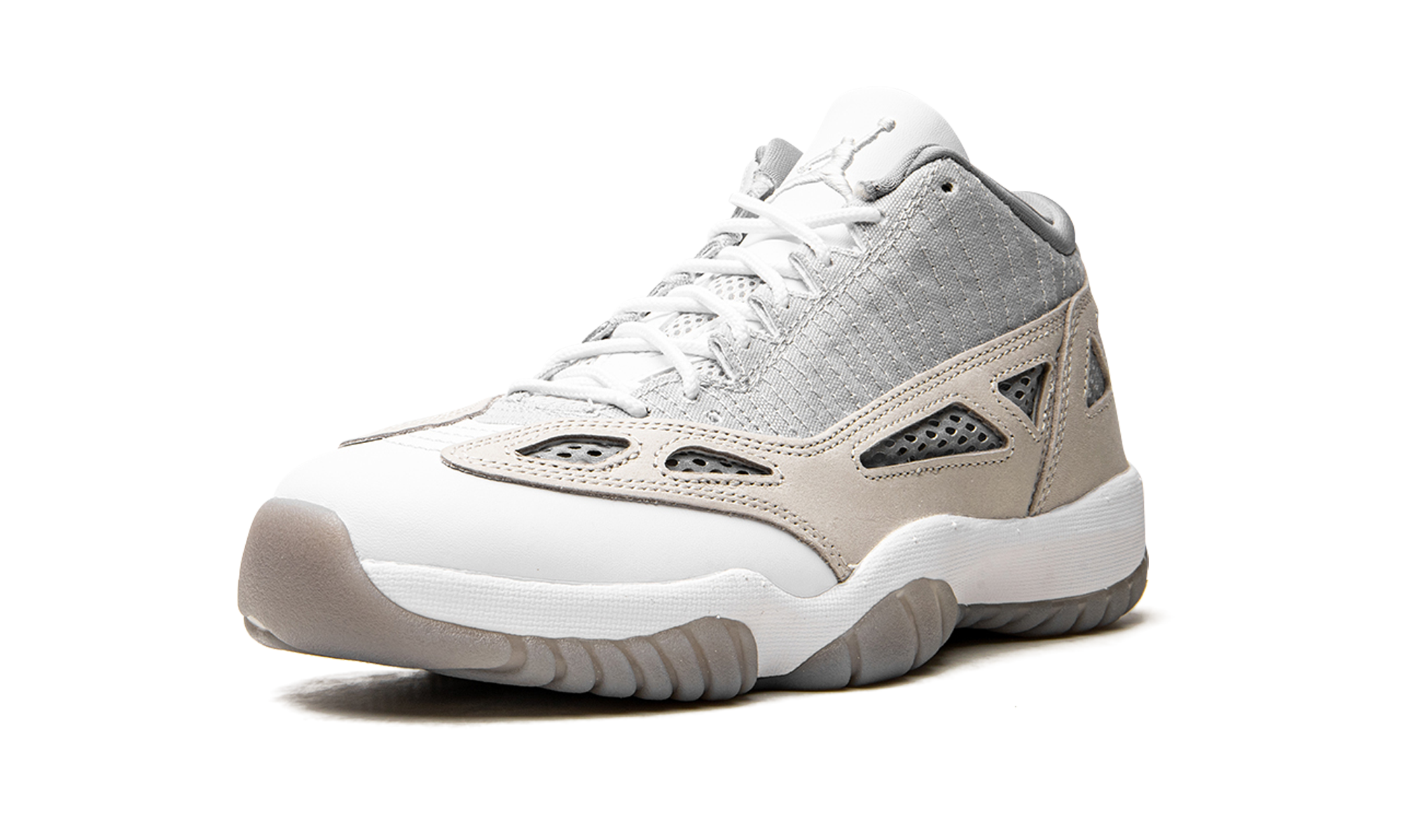 AJ 11 Retro Low Ie "'light Orewood Brown'"