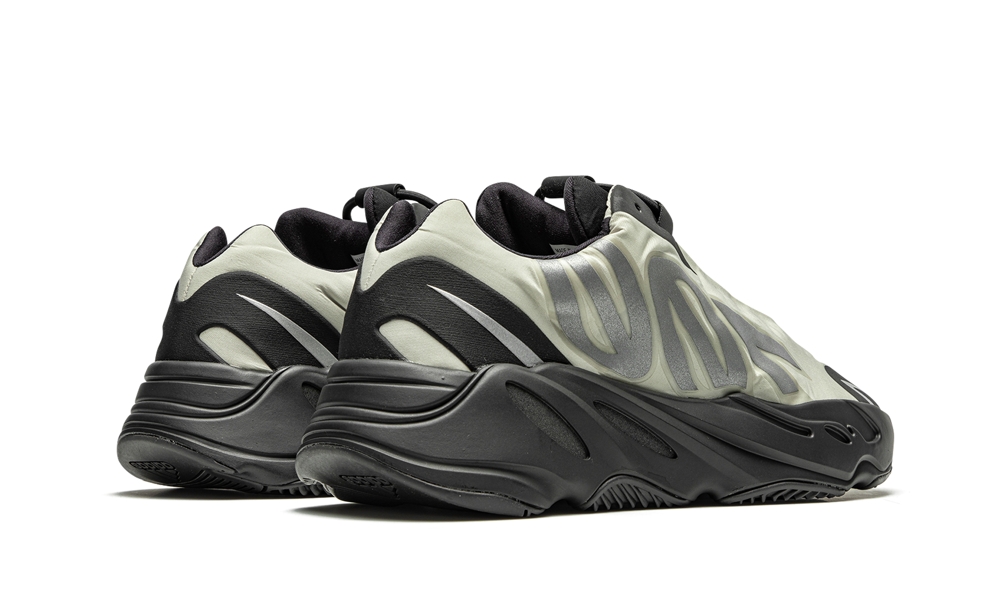 Boost 700 Mnvn "Bone"