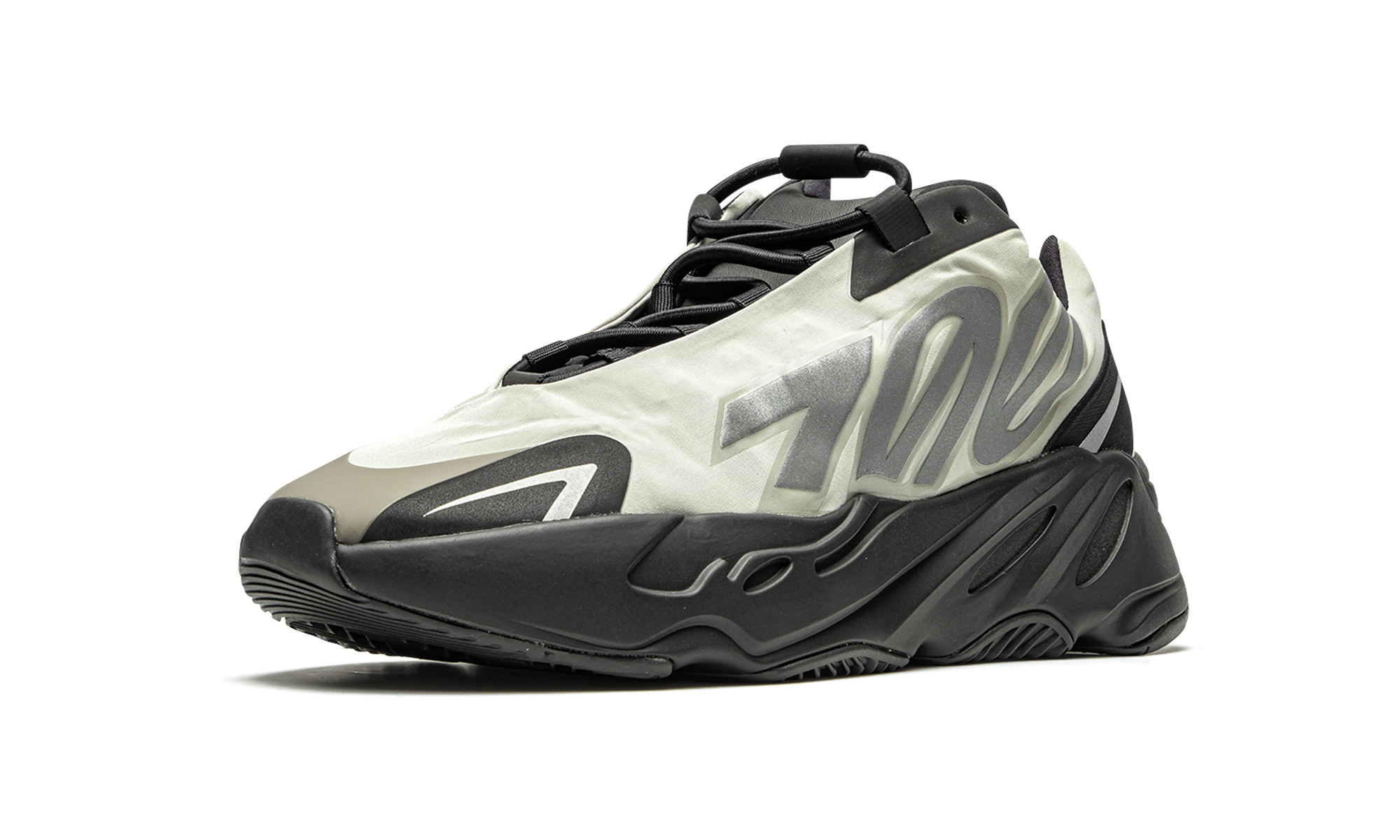 Boost 700 Mnvn "Bone"