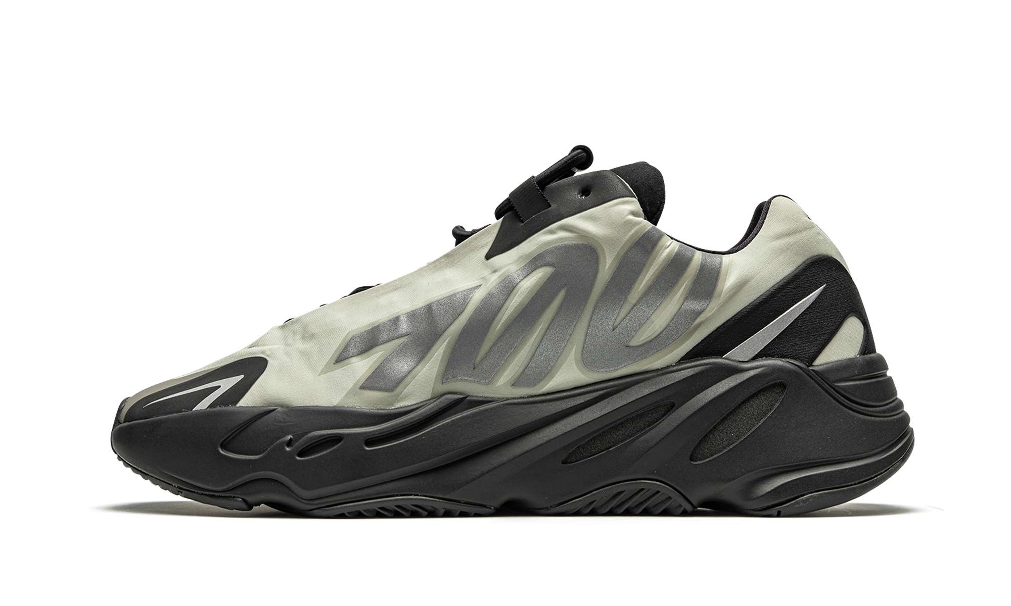 Boost 700 Mnvn "Bone"