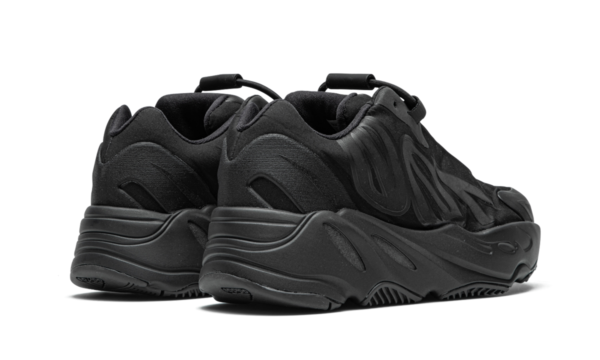 Boost 700 Mnvn Kids "Triple Black"