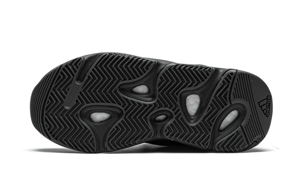 Boost 700 Mnvn Kids "Triple Black"