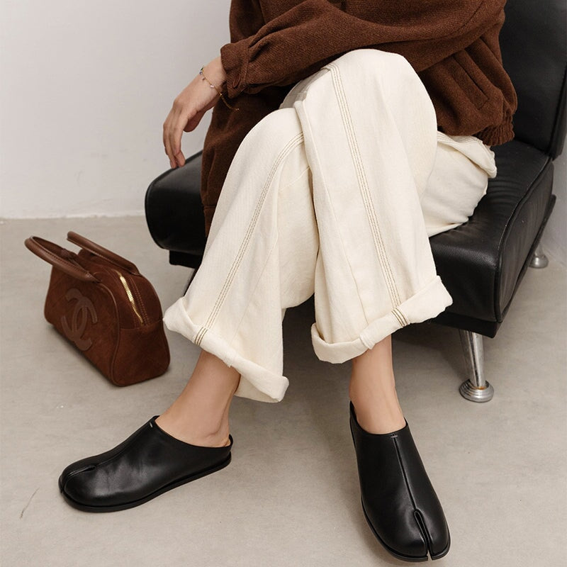 Casual Split Toe Leather Mules Flat Backless Slippers in Black/Red