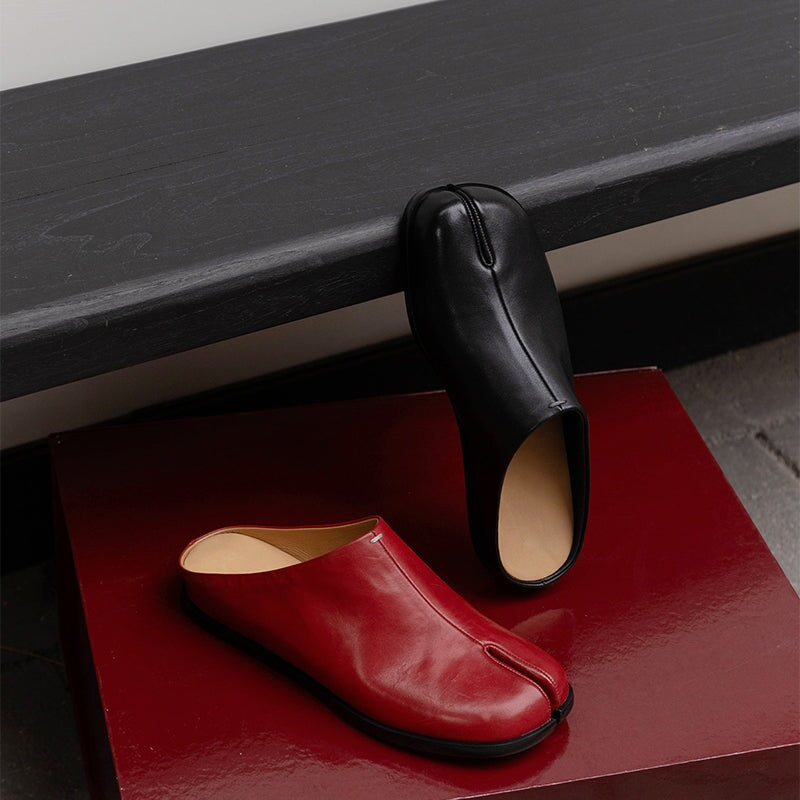 Casual Split Toe Leather Mules Flat Backless Slippers in Black/Red