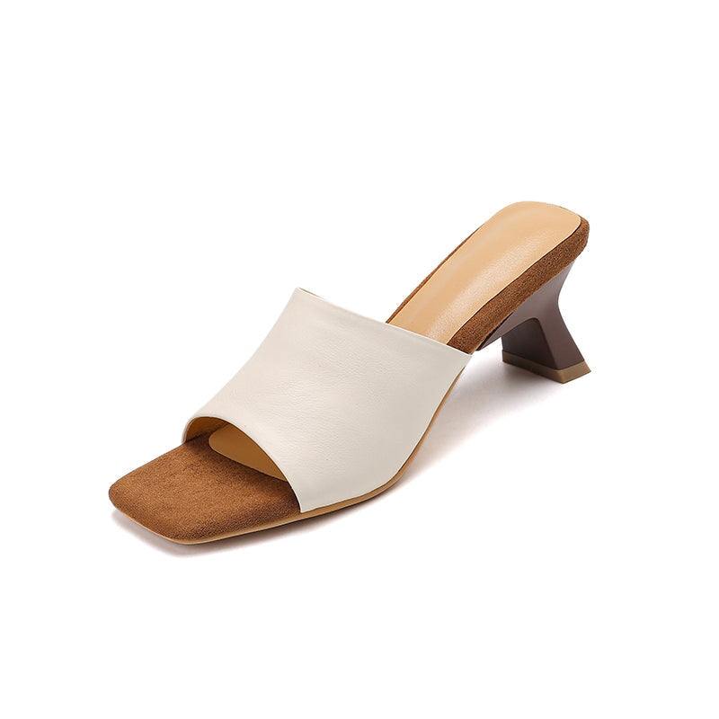 Chic Leather Peep Toe Kitten Heel Slippers 60mm Mules for Women in Black/Beige