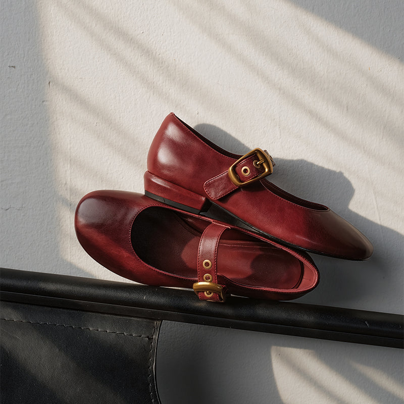 Classic Handmade Cowhide Buckle Mary Jane Shoes in Black/Wine Red