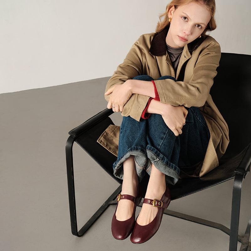 Classic Handmade Cowhide Buckle Mary Jane Shoes in Black/Wine Red
