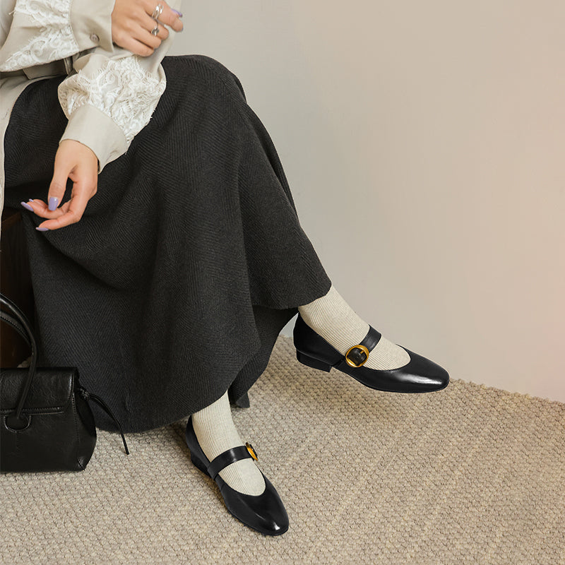 Classic Handmade Leather Buckle Mary Jane Shoes in Black/Apricot