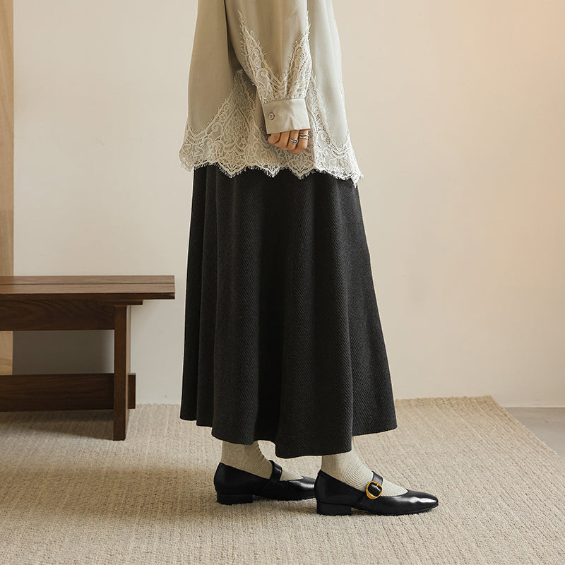 Classic Handmade Leather Buckle Mary Jane Shoes in Black/Apricot