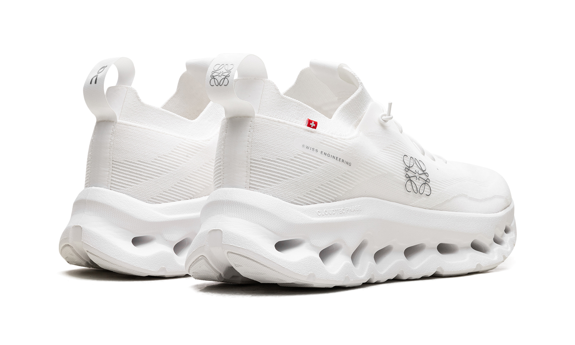 Cloudtilt "Loewe All White"
