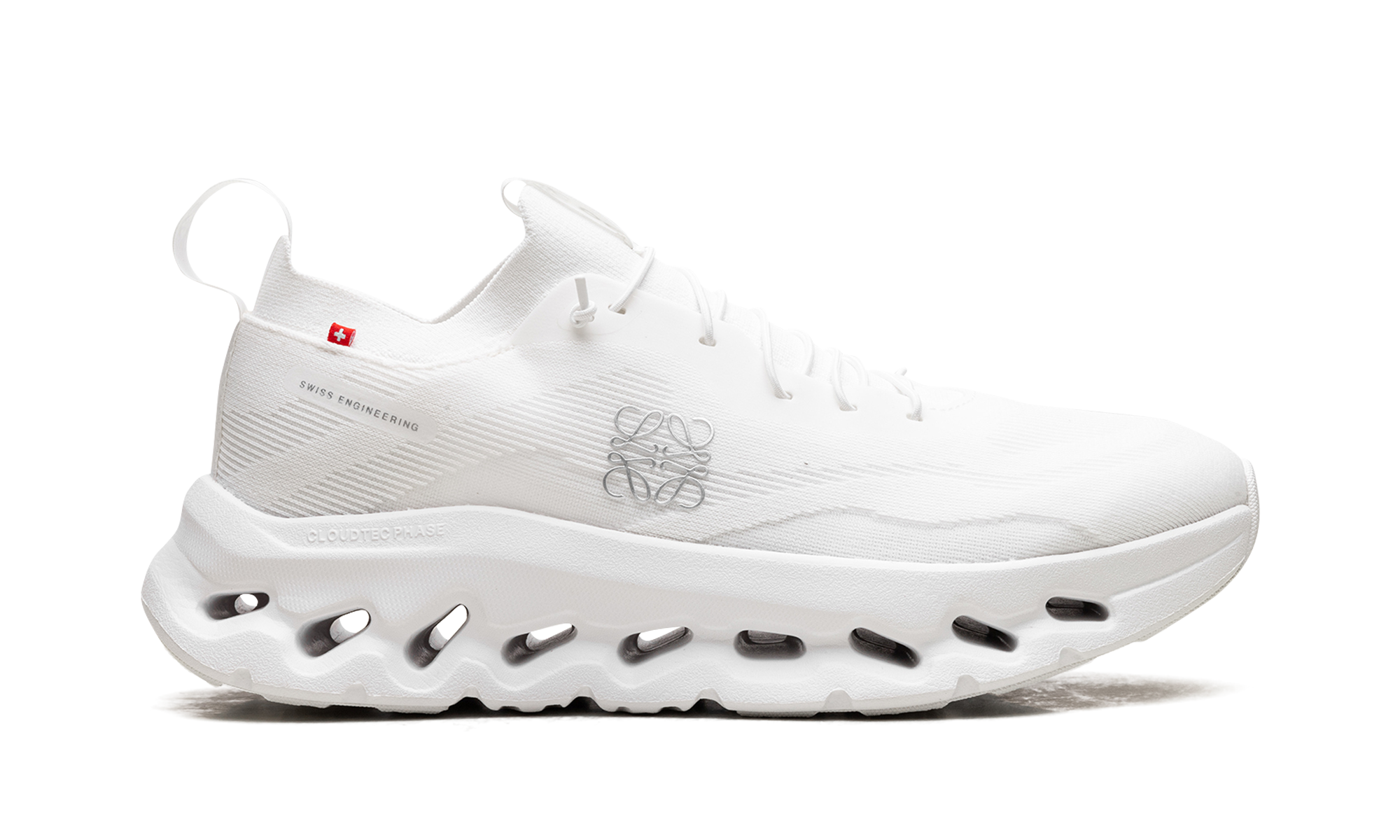 Cloudtilt "Loewe All White"