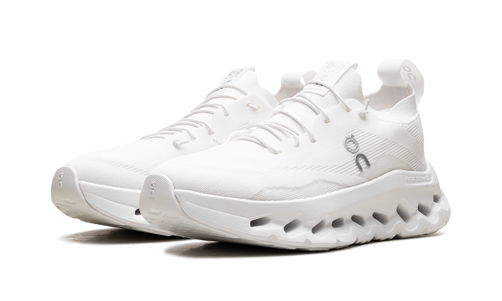 Cloudtilt Women "Loewe All White"