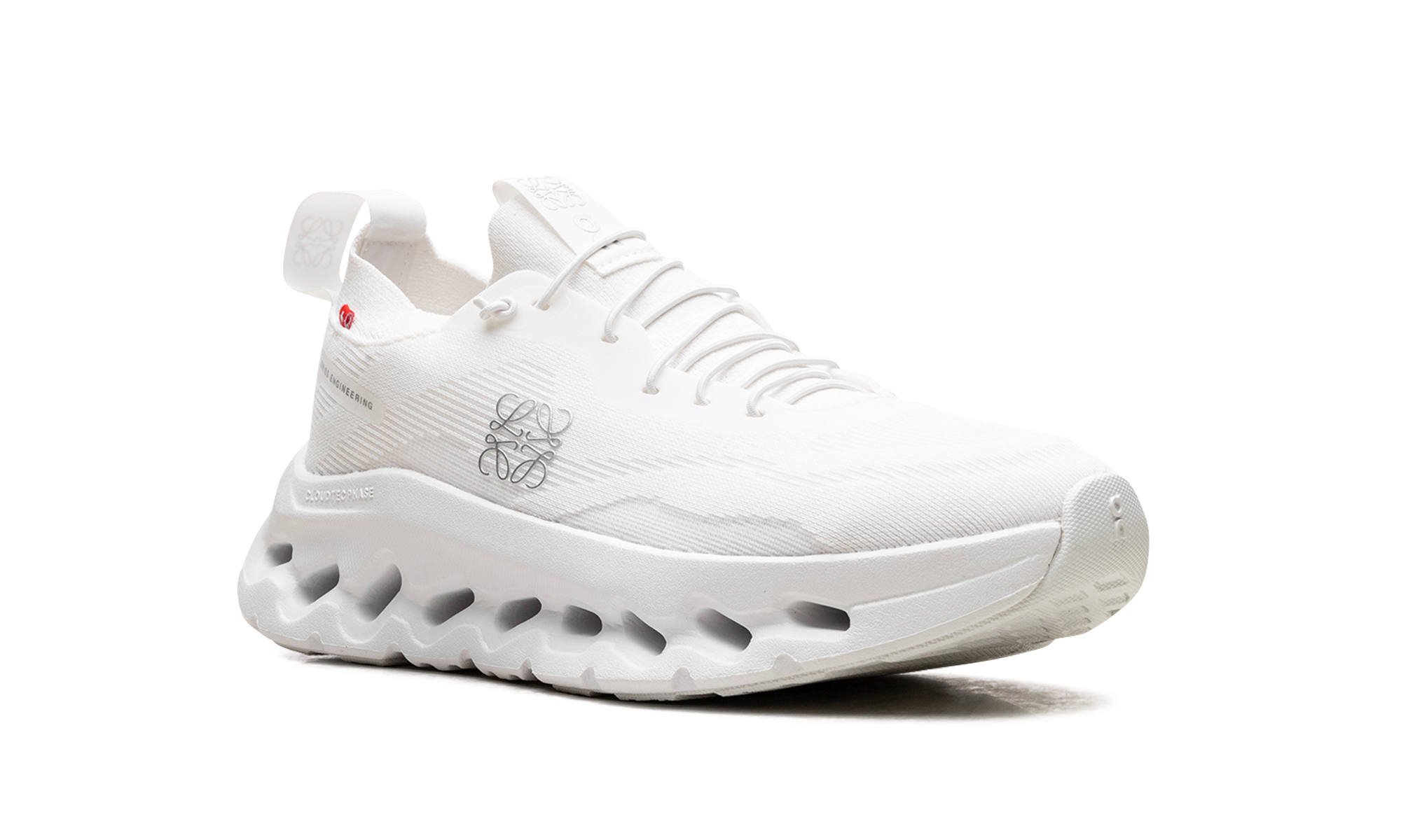 Cloudtilt Women "Loewe All White"