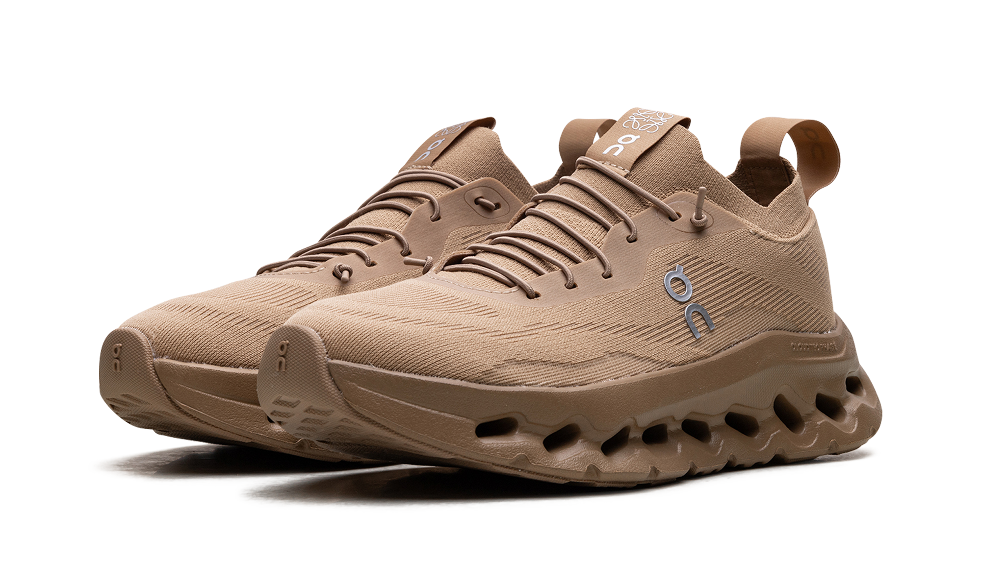 Cloudtilt Women "Loewe Dark Sand"