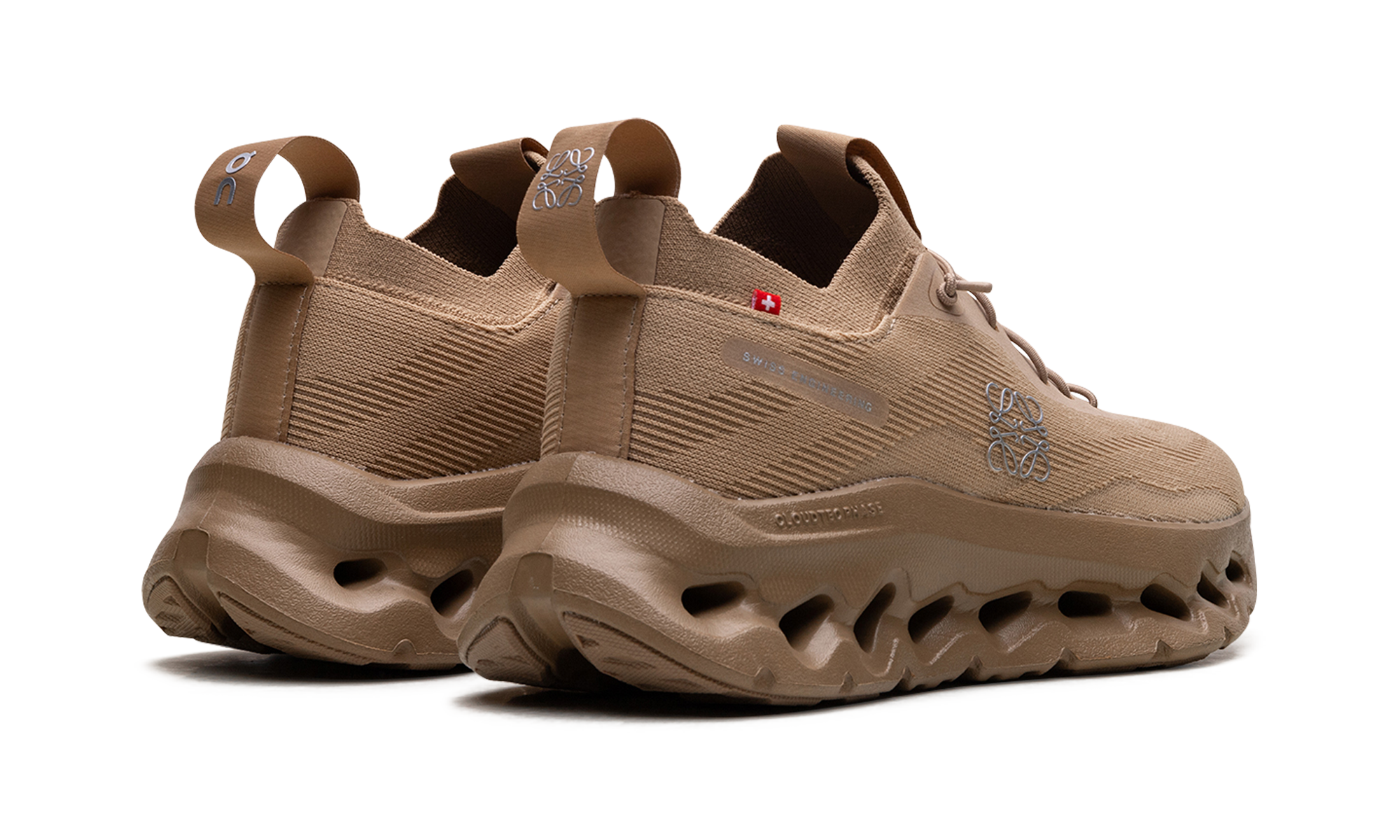 Cloudtilt Women "Loewe Dark Sand"