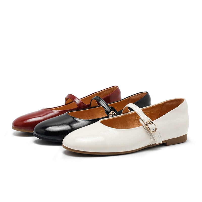 Dwarves Classic Handmade Cowhide Mary Jane Flats in Beige/Black/Red
