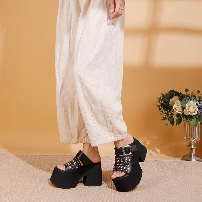 Edgy Studded Leather Platform Heels Bold Open-Toe Sandals for Women in Black/Green