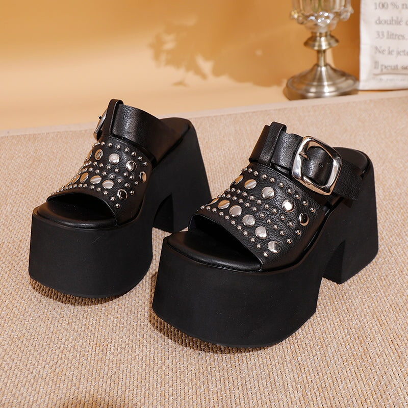Edgy Studded Leather Platform Heels Bold Open-Toe Sandals for Women in Black/Green