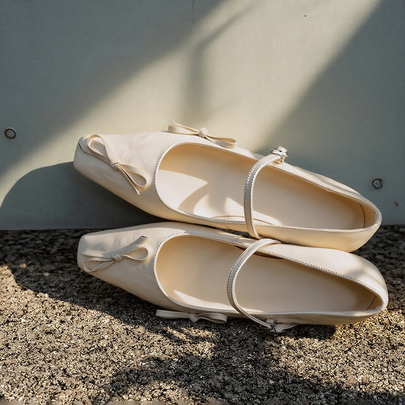 Elegant Bow Mary Jane Kitten Heels Handmade Textured Sheepskin Leather Pumps in Black/Beige