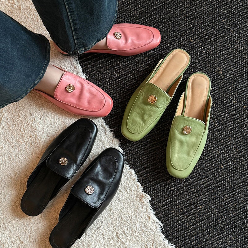 Fashion Backless Loafers Leather Flat Mules with Metal Camellia in Green/Pink/Black