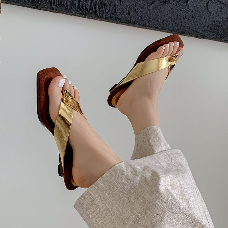 Fashion Coated Leather Platform Flip Flops Square Toe Roman Style Wedge Slippers in Black/Golden