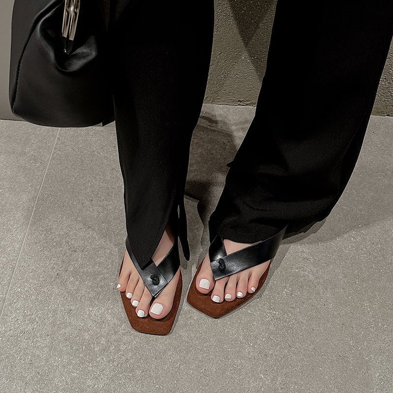 Fashion Coated Leather Platform Flip Flops Square Toe Roman Style Wedge Slippers in Black/Golden