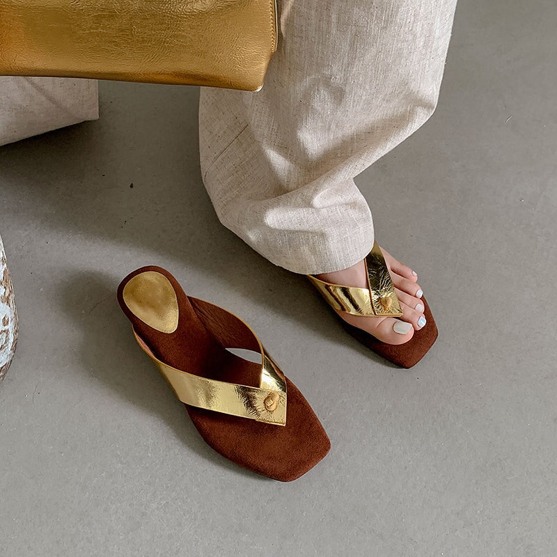 Fashion Coated Leather Platform Flip Flops Square Toe Roman Style Wedge Slippers in Black/Golden
