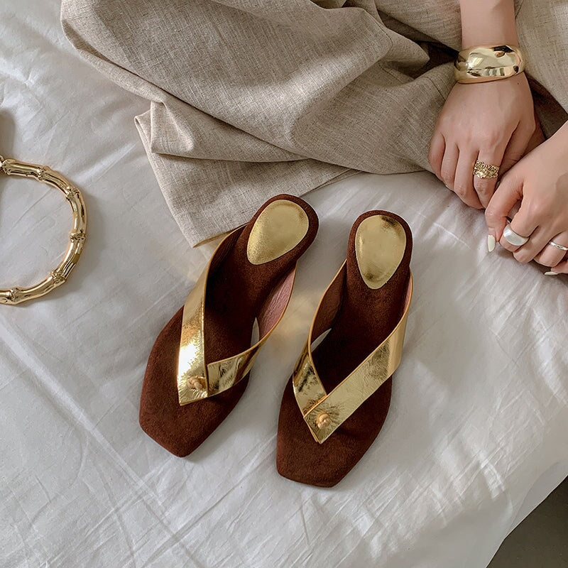 Fashion Coated Leather Platform Flip Flops Square Toe Roman Style Wedge Slippers in Black/Golden