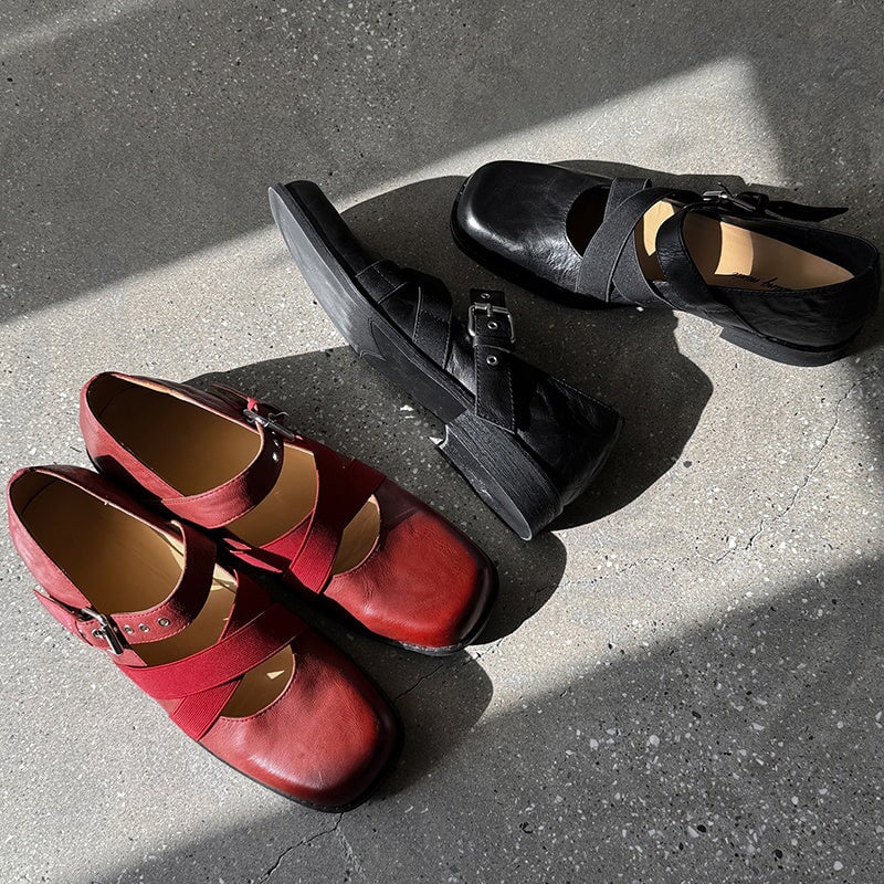 Fashion Square Toe Sheepskin Ballet Mary Jane Shoes Cross Strap Buckle Flats in Black/Lychee Red