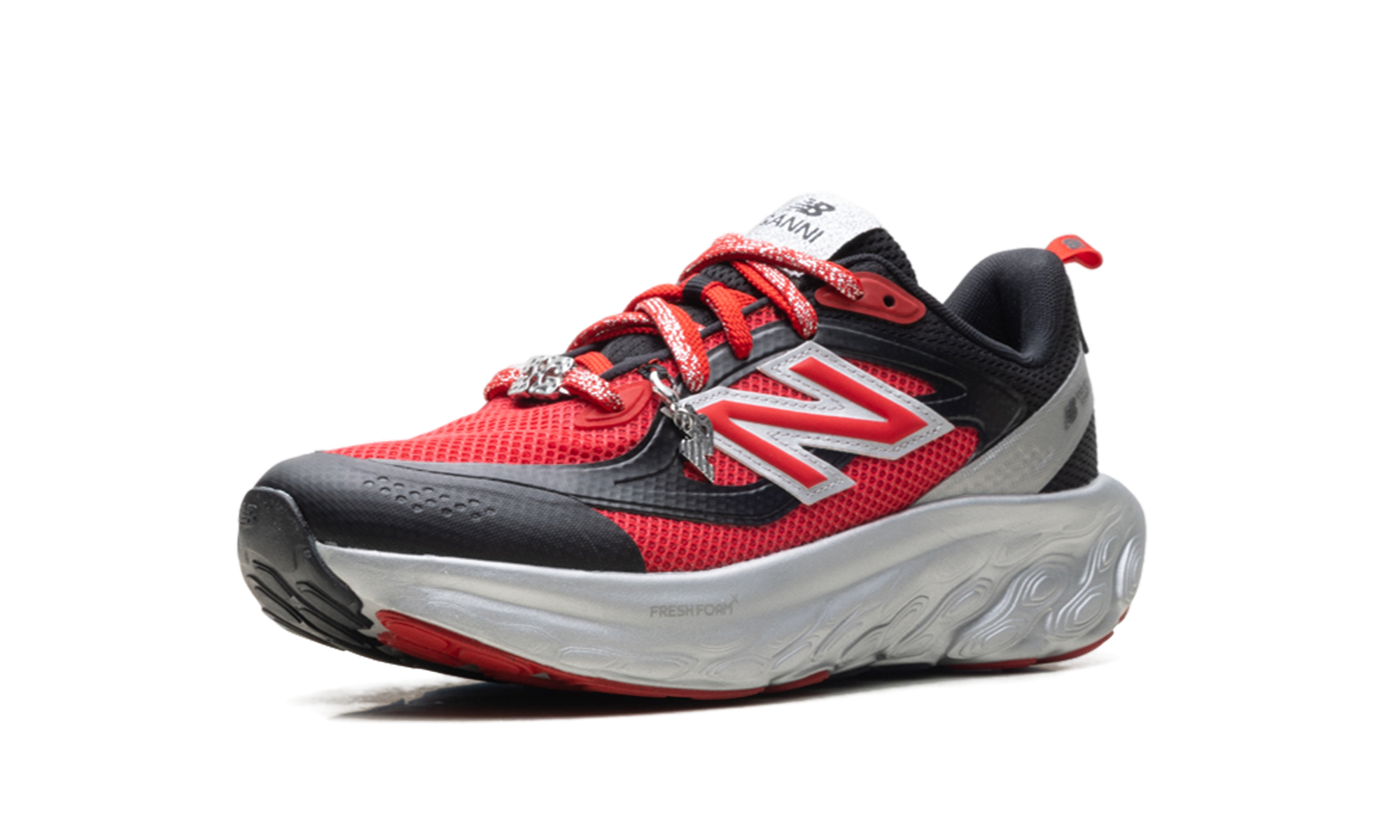 Fresh Foam Trainer "Ganni - Black Silver Metallic Red"