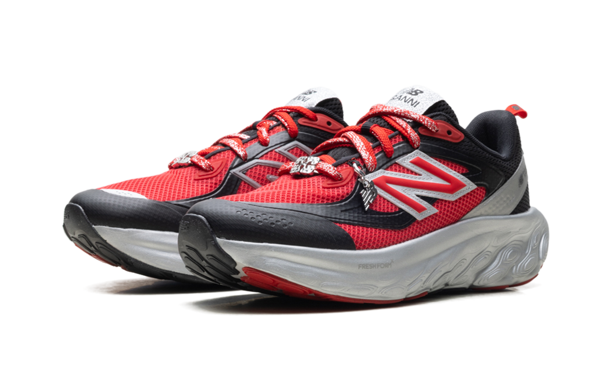 Fresh Foam Trainer "Ganni - Black Silver Metallic Red"