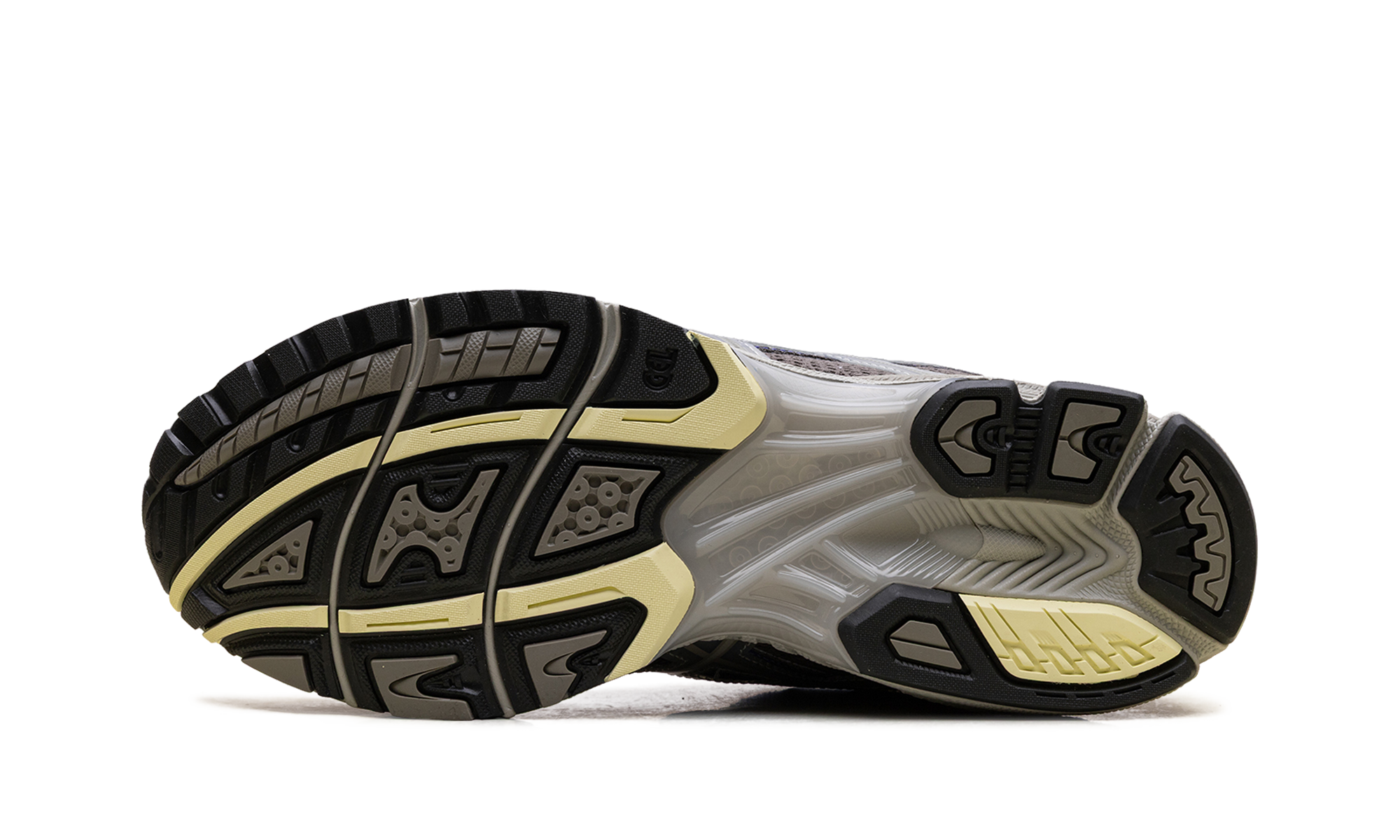 Gel-Nimbus 10.1 "Eighteen East"